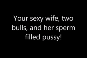 Une blonde est remplie par deux blacks bien membrés devant son mari - Cuckold creampie