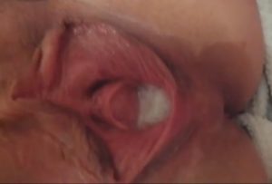 Gros plan extreme sur une vaginal creampie - Ejaculation Interne